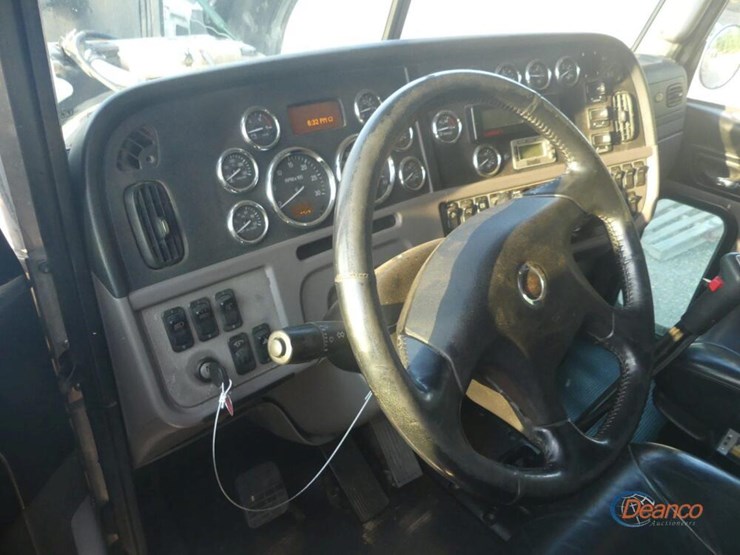 2013-peterbilt-388-image-14