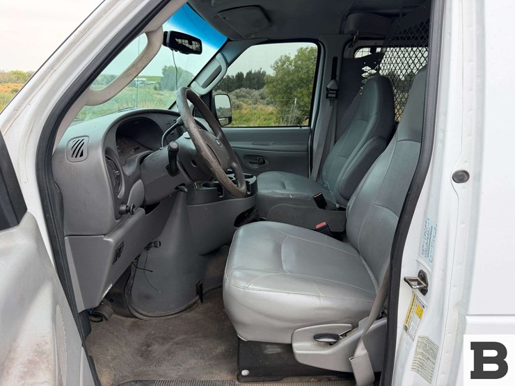 2006-ford-cargo-image-26