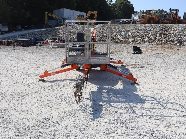 2019-jlg-t350-image-8