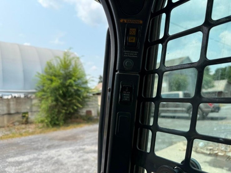 2012-bobcat-s630-image-12