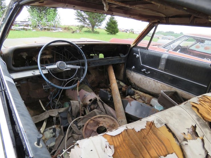 1965-chevrolet-impala-ss-2dr-ht-image-4