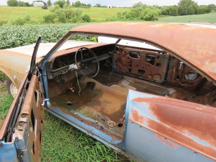 1966-chevrolet-impala-2dr-ht-for-parts-image-3