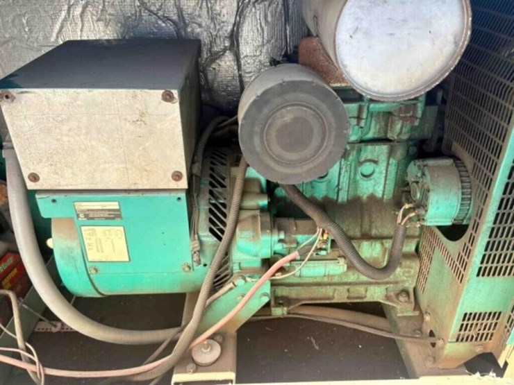 onan-commercial-generator-on-trailer-image-13