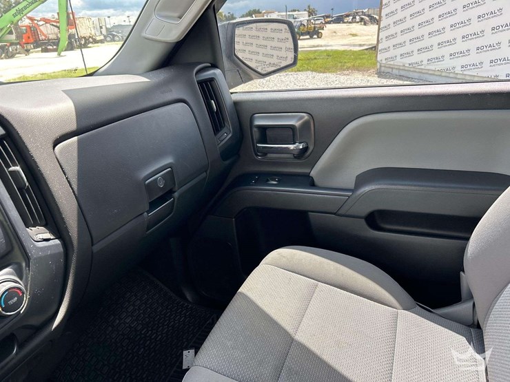 2016-chevrolet-silverado-1500-image-18