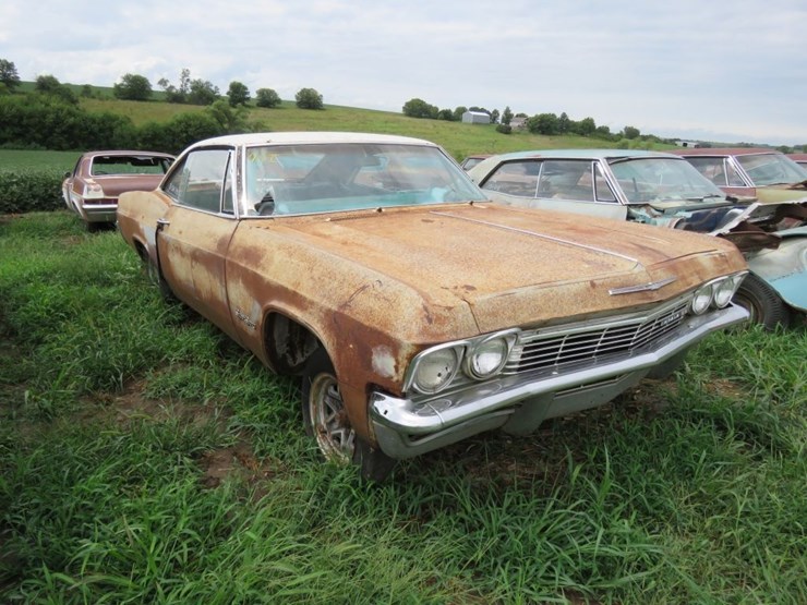 1965-chevrolet-impala-ss-2dr-ht-image-3
