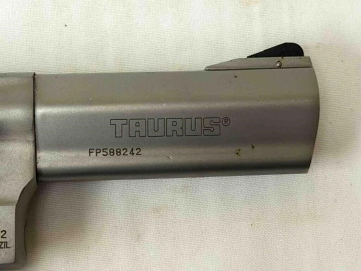 taurus-tracker-22mag-revolver-image-3