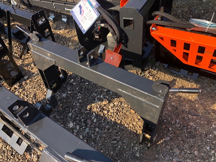 #83-•-3-pt-tractor-quick-hitch-image-1
