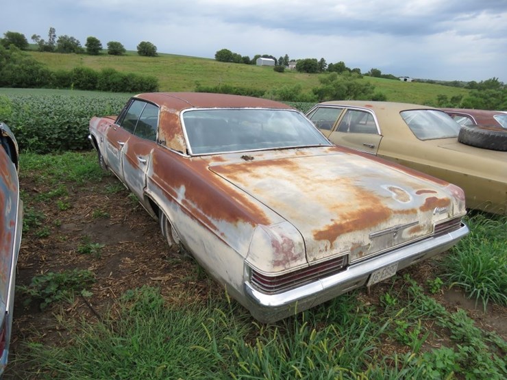 1966-chevrolet-caprice-4dr-ht-image-6