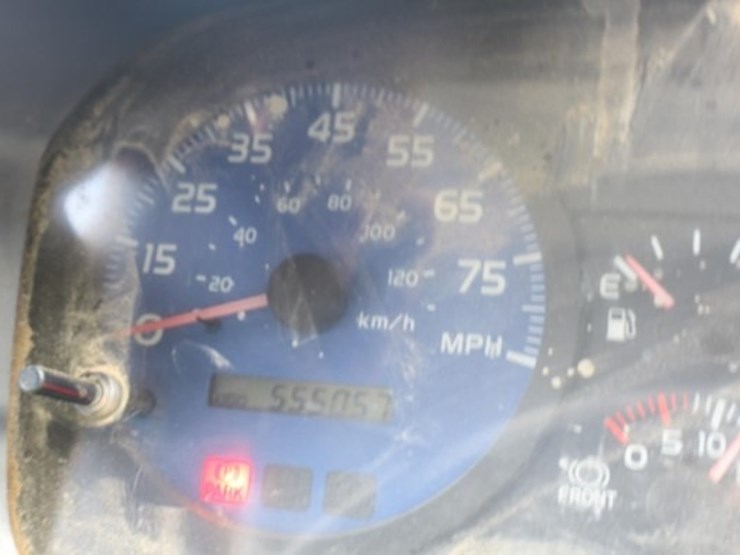 2005-hino-268-image-26