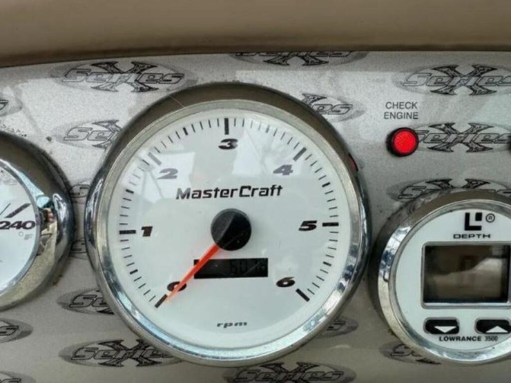 2002-mastercraft-x10-wakeboard-boat-mbcauxc8f102-image-8