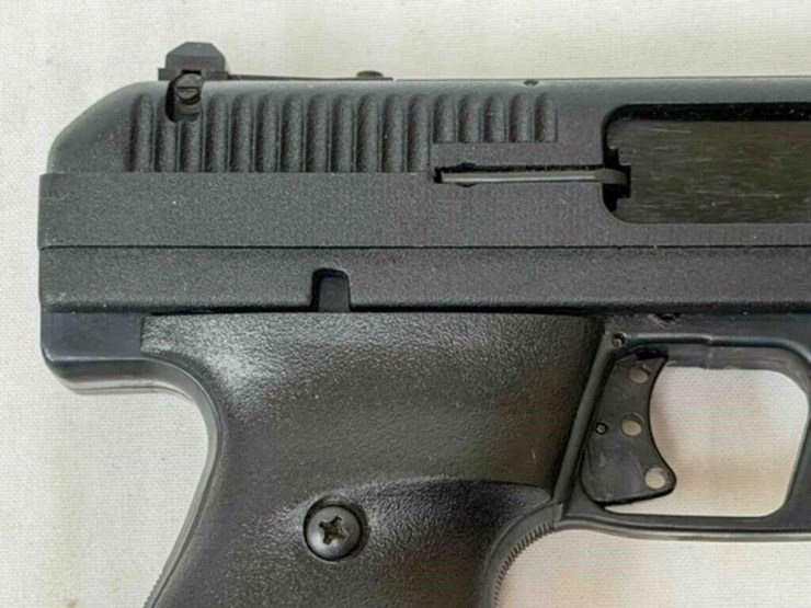 hi-point-arms-mod.-jcp-40cal-pistol-image-10