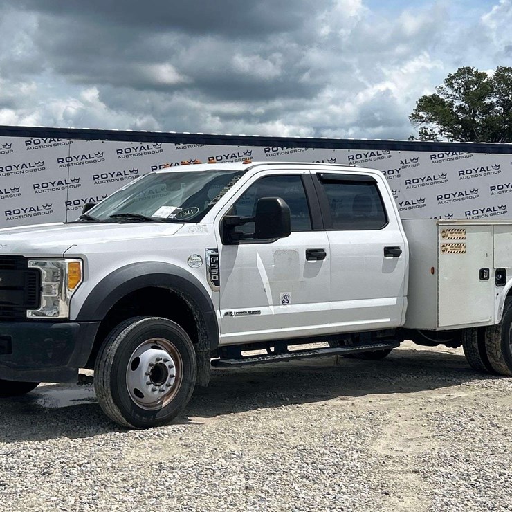 2017 FORD F550