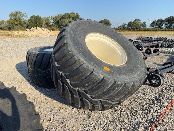 #52578-•-lot-of-(2)-350/50r30.5-tires-inv#52578-image-2