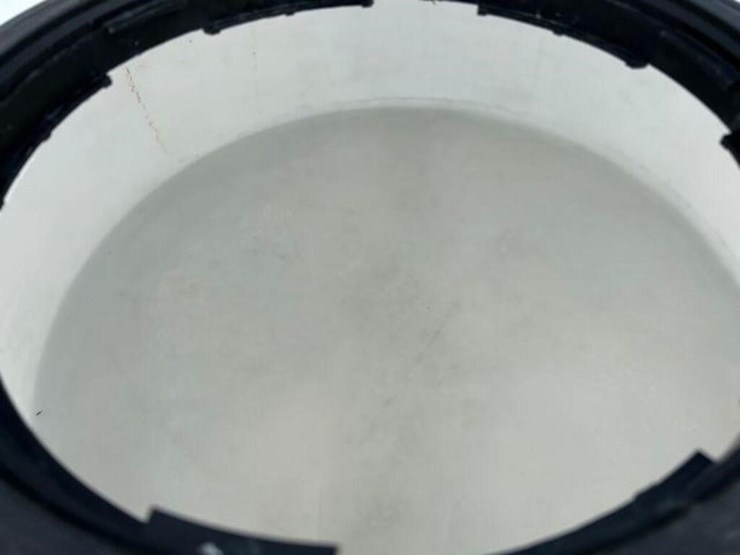 water-1,100-gal-polyethylene-tank-image-9