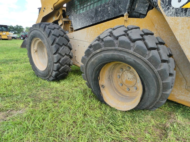 2015-caterpillar-262d-image-5
