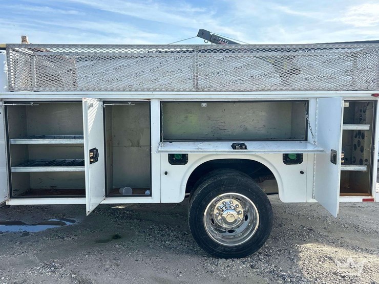 2012-ford-f550-image-11