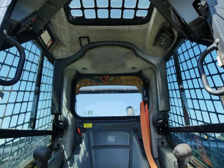 2024-deere-320g-image-14