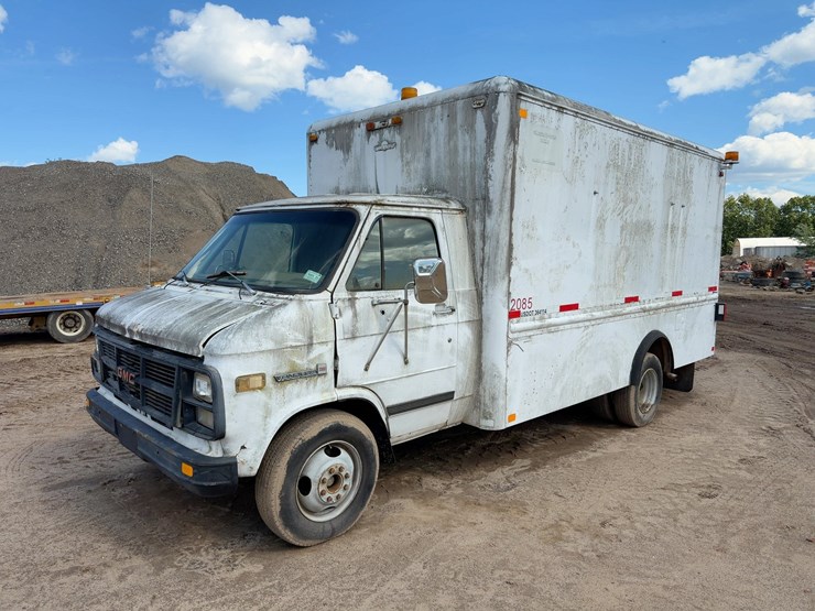 1984-utility-van-image-1