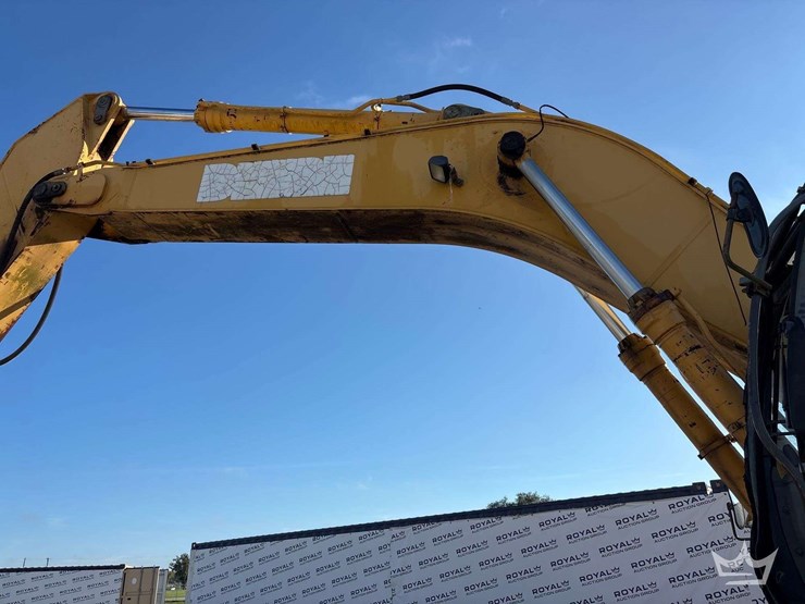 deere-330c-lc-image-23