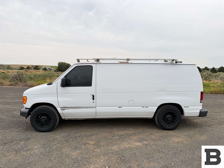 2006-ford-cargo-image-3