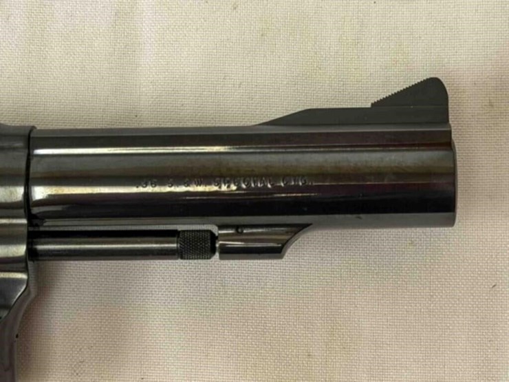 smith-&-wesson-15-7-38-spec-revolver-image-2
