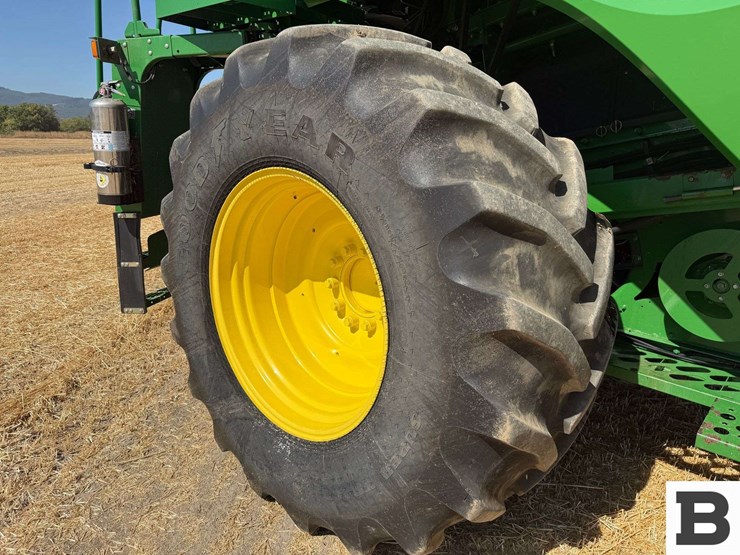 2014-john-deere-s660-image-19