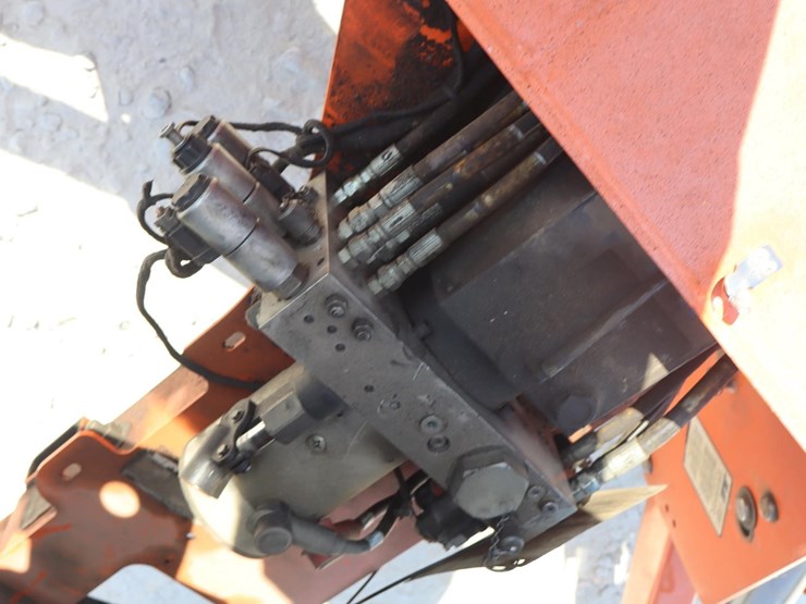 2019-jlg-t350-image-16