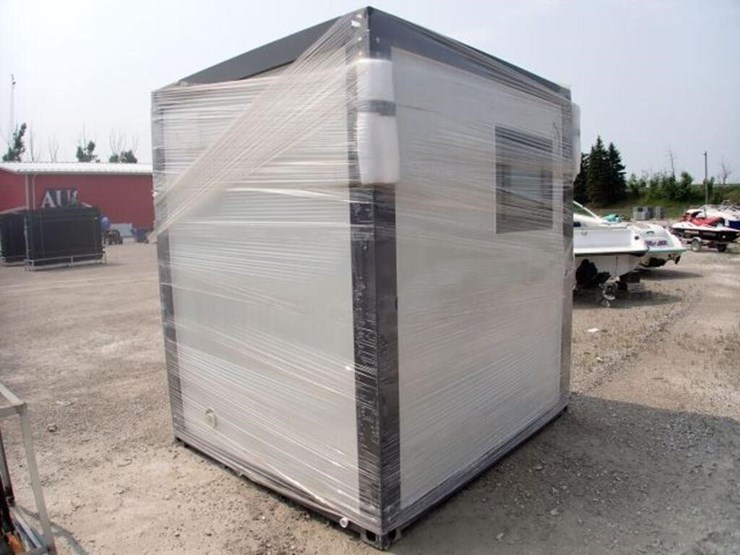 unused-bastone-portable-restroom-image-4