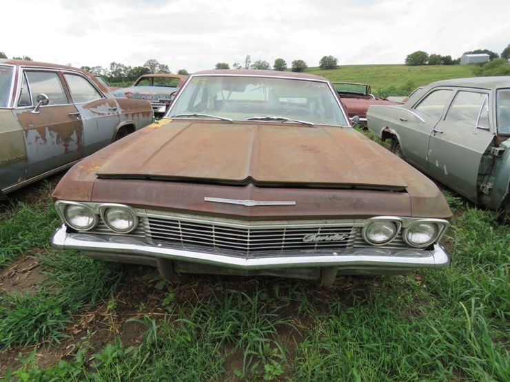 1965-chevrolet-biscayne-4dr-sedan-image-2