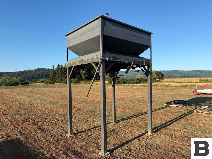 steel-seed-hopper-box/bag-filler-image-1