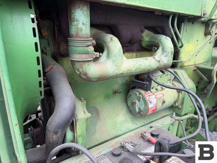 john-deere-3010-image-22