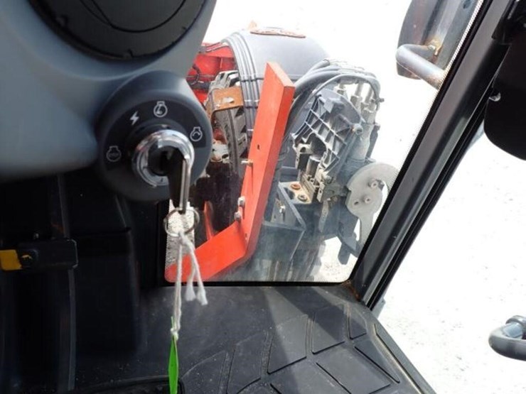 2021-kubota-m4-071-image-16