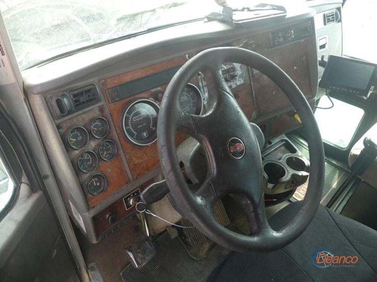 2007-kenworth-t300-image-16