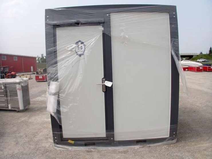 unused-bastone-portable-restroom-image-5