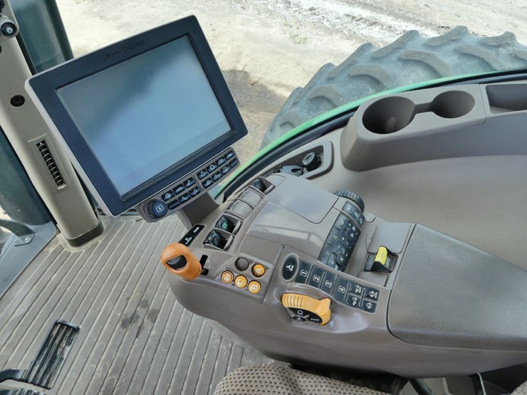 2015-john-deere-7210r-image-14
