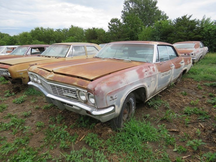 1966-chevrolet-caprice-4dr-ht-image-1