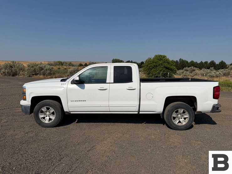 2015-chevrolet-silverado-1500-image-2