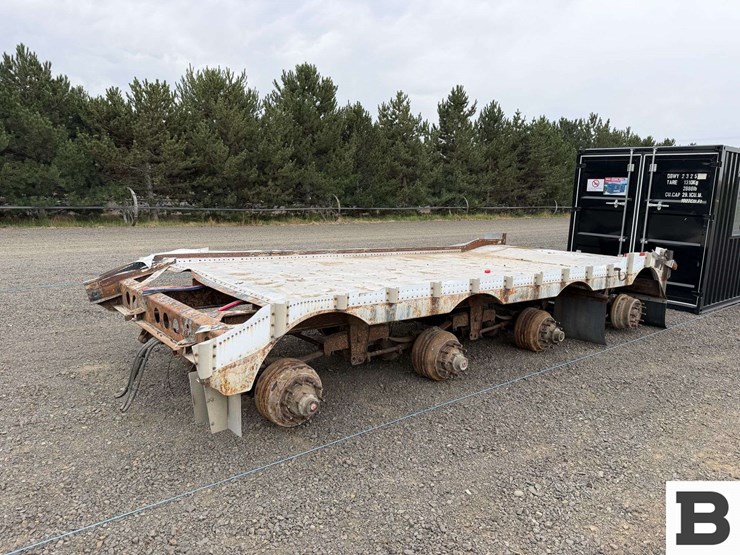 western-trailers-quadruple-axle-trailer-frame-image-2