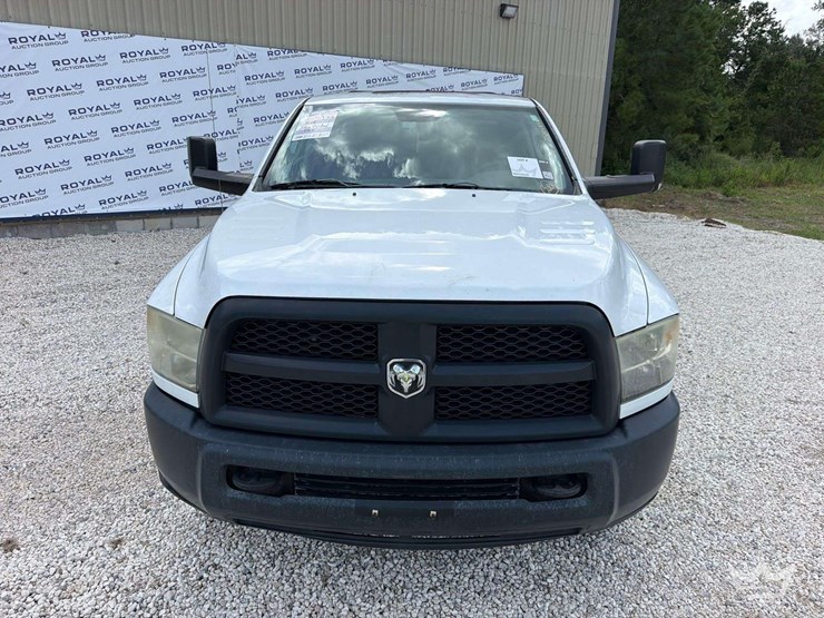 2015-dodge-3500-image-26