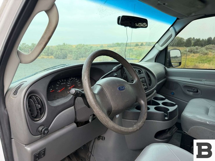 2006-ford-cargo-image-27