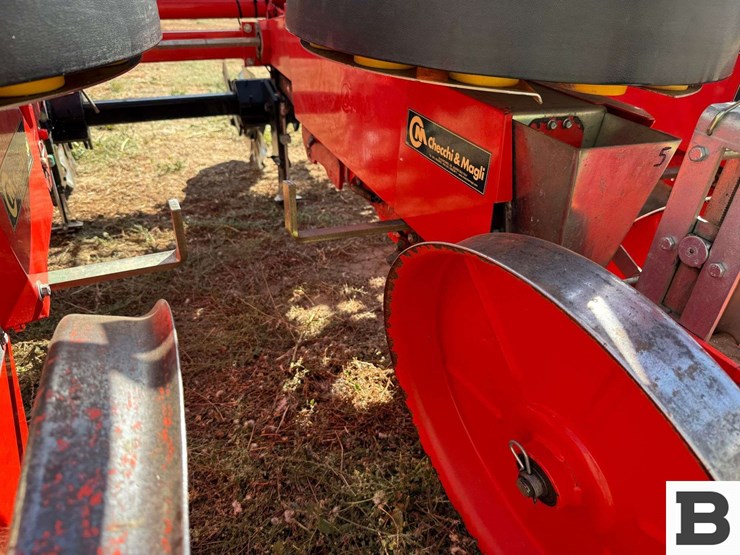 checchi-&-magli-no-till-transplanter-6r-30-image-37