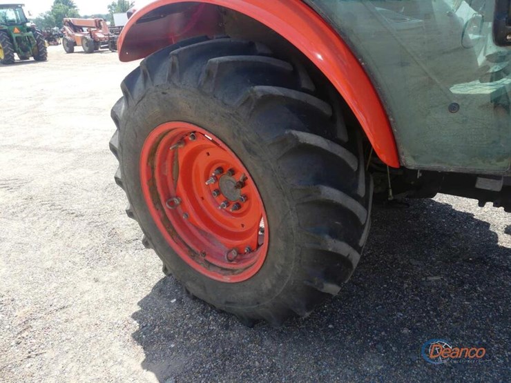 2022-kubota-m5-111d-image-17