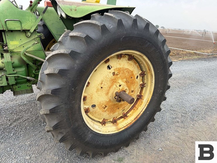 john-deere-3010-image-29