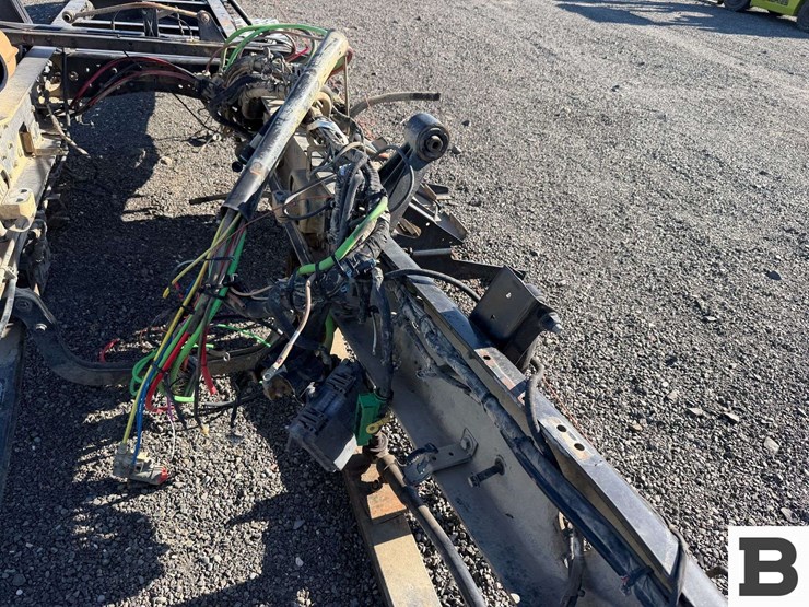 2013-volvo-vnl-truck-frame-image-8