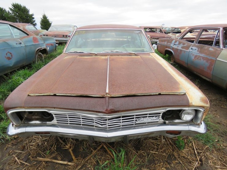 1966-chevrolet-impala-4dr-sedan-image-2