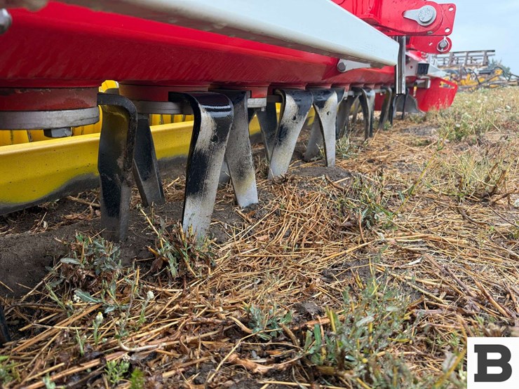 2025-pottinger-lion-4030-master-rotary-harrow-image-25