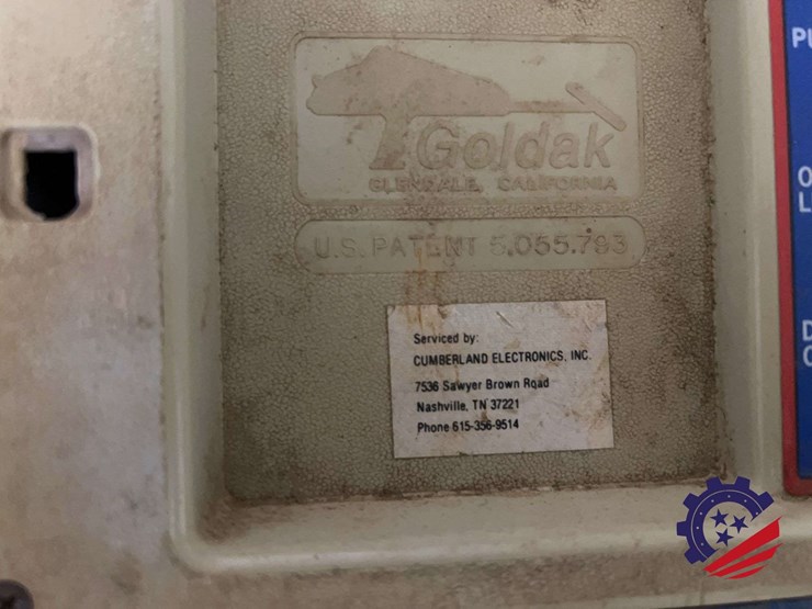 two-goldak-902-utility-locator-sets-with-transmitter-and-receiver-image-4