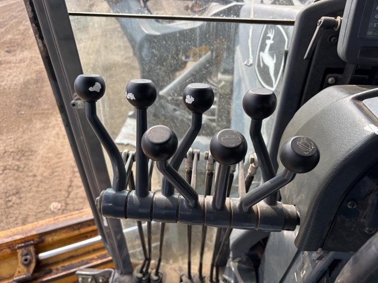 2009-deere-772g-image-49