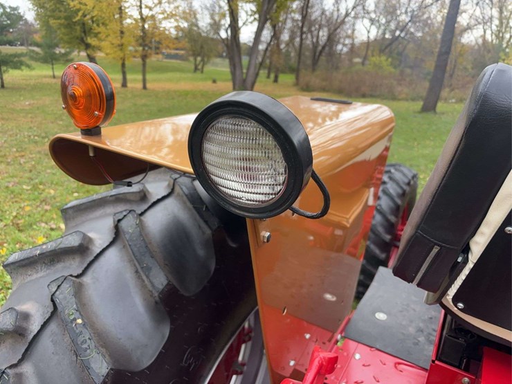 1970-1456-farmall-row-crop-mfwa-golden-demonstrator-image-81