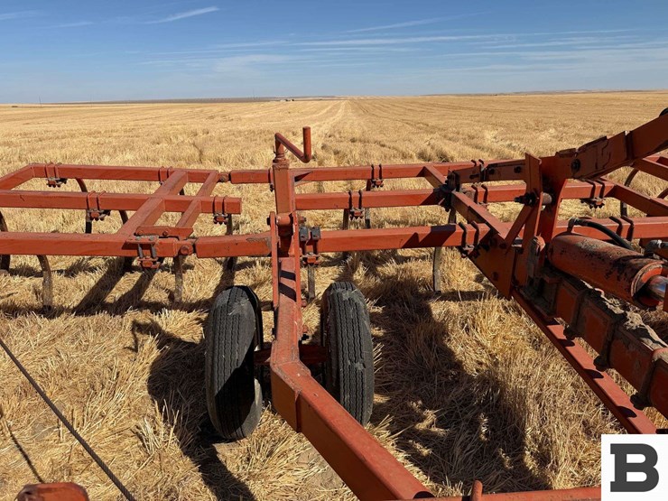 allis-chalmer-800-chisel-plow-image-14